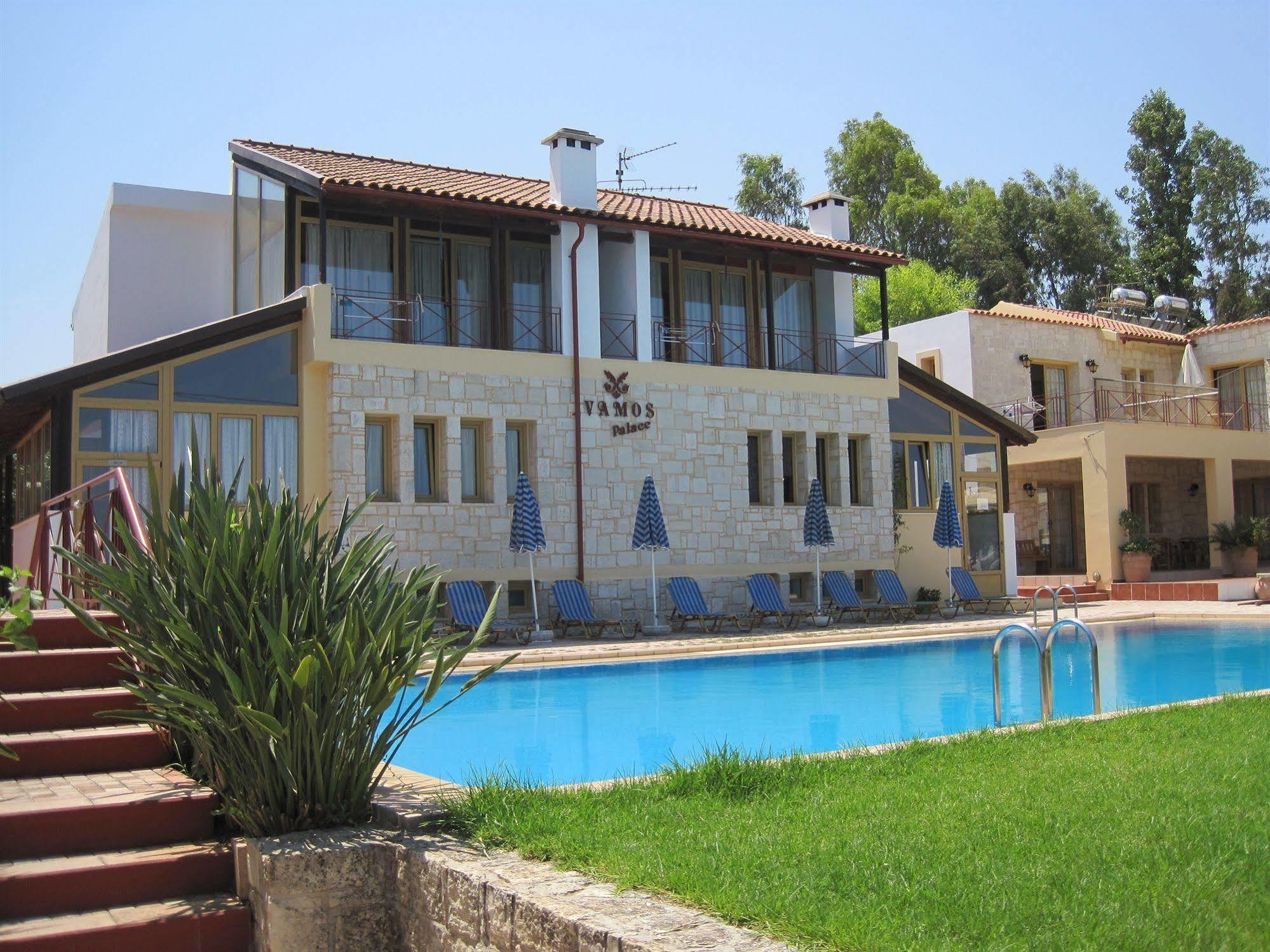 Vamos Palace Apartments Bagian luar foto